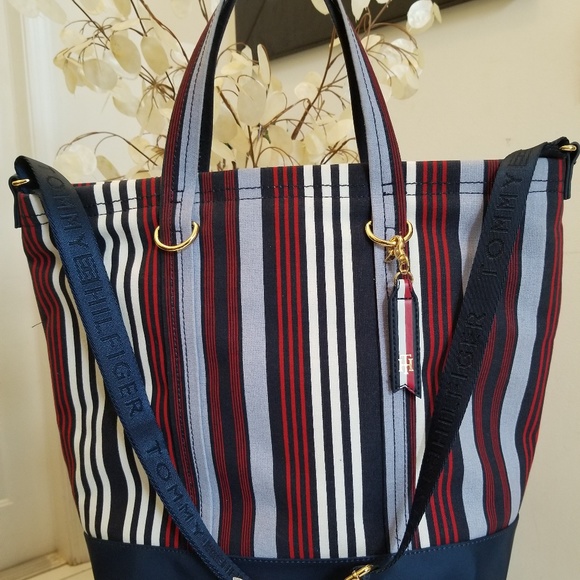 Tommy Hilfiger Handbags - Tommy Hilfiger Classic Tote